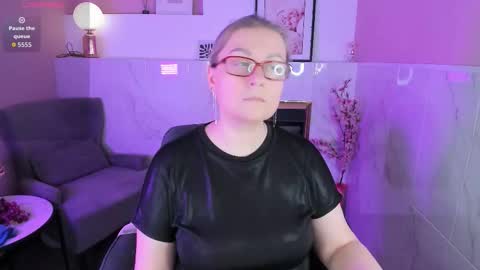 Snapshot of alexandra_kind chatting on 6, 3, 2026 Alexandra online show from 6, 3, 2026