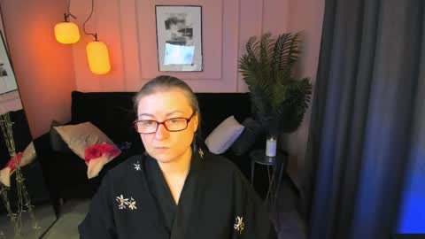 Snapshot of alexandra_kind chatting on 5, 4, 2026 Alexandra online show from 5, 4, 2026