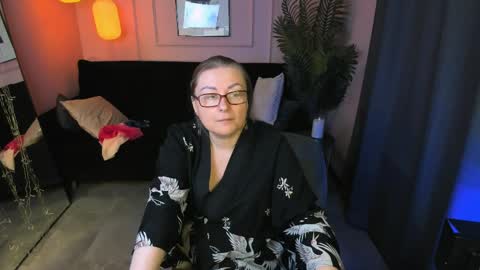 Snapshot of alexandra_kind chatting on 6, 4, 2026 Alexandra online show from 6, 4, 2026