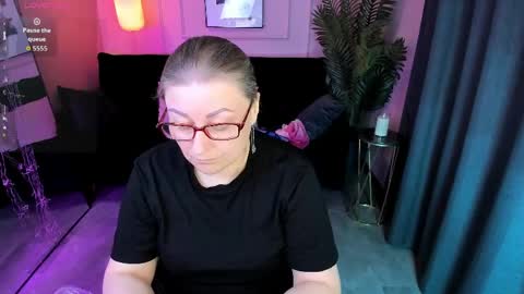 Snapshot of alexandra_kind chatting on 8, 4, 2026 Alexandra online show from 8, 4, 2026