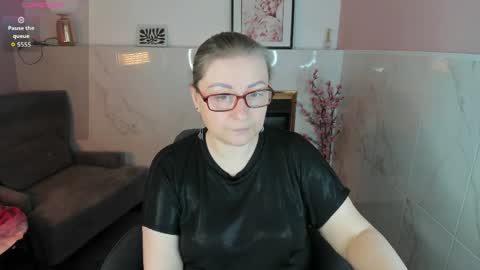 Snapshot of alexandra_kind chatting on 10, 4, 2026 Alexandra online show from 10, 4, 2026