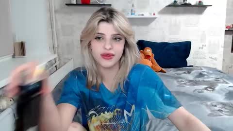 Snapshot of alexandraermes chatting on 7, 4, 2026 AlexandraErmes online show from 7, 4, 2026