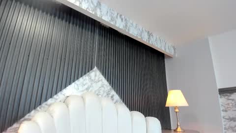 Alexiaa  Online 1430 to 2100 GMT-5 online show from 25, 2, 2025