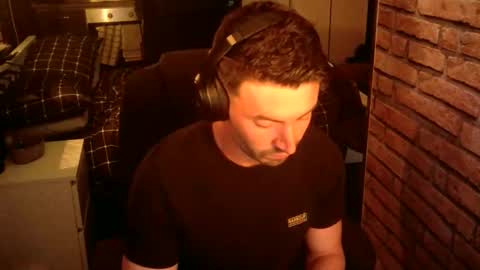 Snapshot of alexlive1 chatting on 28, 9, 2025 alexlive1 online show from 28, 9, 2025