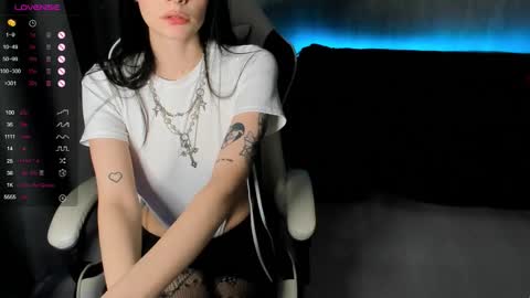 Alexa Bloom online show from 19, 12, 2025