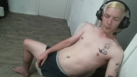 Snapshot of alexxxmic chatting on 30, 10, 2025 Alexxxmic online show from 30, 10, 2025