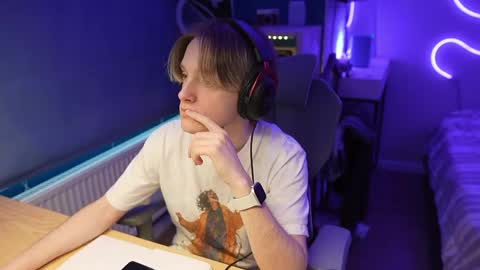 Alexycutie online show from 28, 4, 2026