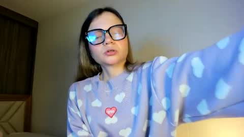 Snapshot of ali_elly chatting on 8, 6, 2026 Hailey online show from 8, 6, 2026