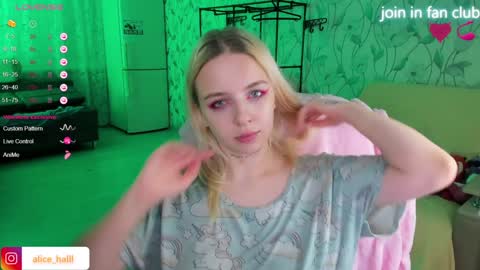 alice_halle online show from 2, 12, 2024