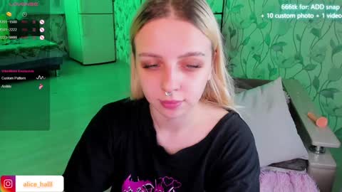 alice_halle online show from 3, 1, 2025