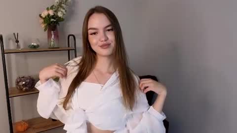 Snapshot of alice_hughes chatting on 25, 7, 2026 Ani online show from 25, 7, 2026