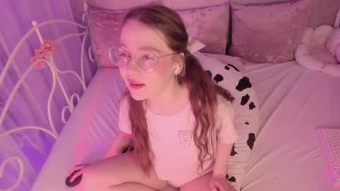 Snapshot of alice_kinky_girl chatting on 1, 3, 2025 Alice online show from 1, 3, 2025