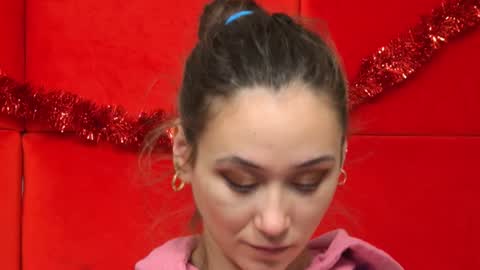 Snapshot of alice_munro chatting on 4, 1, 2025 AliceMunro online show from 4, 1, 2025