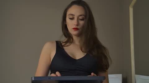 Snapshot of alice_munro chatting on 1, 10, 2025 AliceMunro online show from 1, 10, 2025