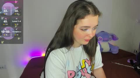 Snapshot of alice_next_door_ chatting on 21, 9, 2025 Alice online show from 21, 9, 2025