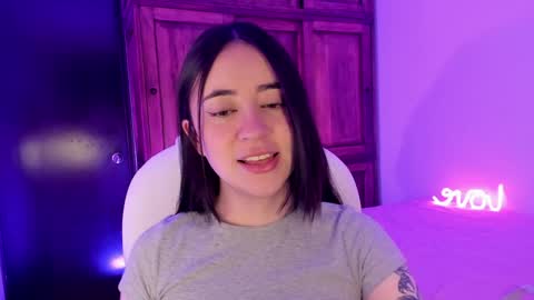 Snapshot of alicee_2 chatting on 19, 12, 2024 Aliceee  ..   97YP9VWGZHrefnav wishlist lists 1 online show from 19, 12, 2024
