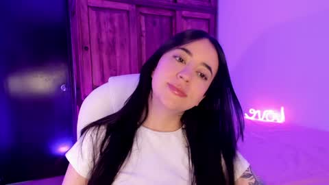 Snapshot of alicee_2 chatting on 3, 1, 2025 Aliceee  ..   97YP9VWGZHrefnav wishlist lists 1 online show from 3, 1, 2025