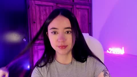 Snapshot of alicee_2 chatting on 17, 1, 2025 Aliceee  ..   97YP9VWGZHrefnav wishlist lists 1 online show from 17, 1, 2025