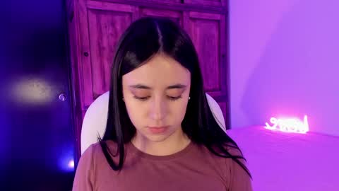 Snapshot of alicee_2 chatting on 19, 1, 2025 Aliceee  ..   97YP9VWGZHrefnav wishlist lists 1 online show from 19, 1, 2025