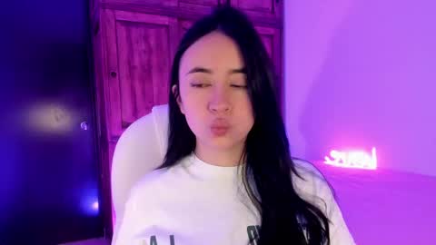 Snapshot of alicee_2 chatting on 12, 2, 2025 Aliceee  ..   97YP9VWGZHrefnav wishlist lists 1 online show from 12, 2, 2025
