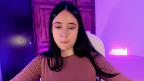 Snapshot of alicee_2 chatting on 14, 2, 2025 Aliceee  ..   97YP9VWGZHrefnav wishlist lists 1 online show from 14, 2, 2025
