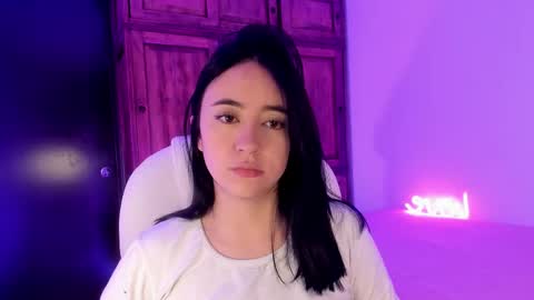 Snapshot of alicee_2 chatting on 21, 2, 2025 Aliceee  ..   97YP9VWGZHrefnav wishlist lists 1 online show from 21, 2, 2025