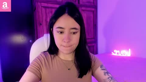 Snapshot of alicee_2 chatting on 5, 3, 2025 Aliceee  ..   97YP9VWGZHrefnav wishlist lists 1 online show from 5, 3, 2025