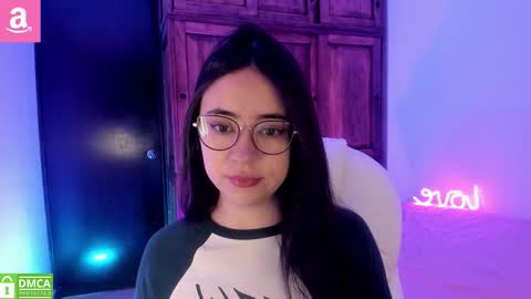 Snapshot of alicee_2 chatting on 15, 10, 2025 Aliceee  ..   97YP9VWGZHrefnav wishlist lists 1 online show from 15, 10, 2025