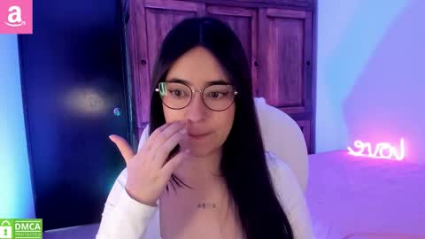 Snapshot of alicee_2 chatting on 19, 10, 2025 Aliceee  ..   97YP9VWGZHrefnav wishlist lists 1 online show from 19, 10, 2025