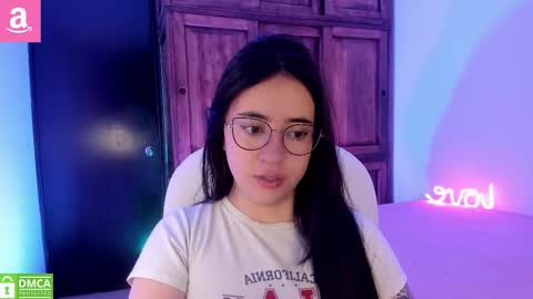 Snapshot of alicee_2 chatting on 21, 10, 2025 Aliceee  ..   97YP9VWGZHrefnav wishlist lists 1 online show from 21, 10, 2025