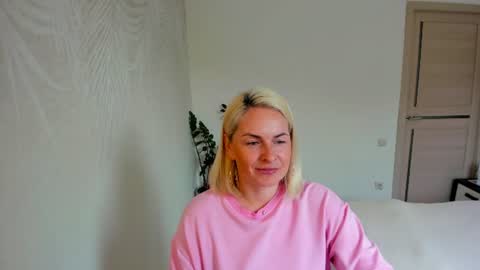Snapshot of alicee__grace chatting on 26, 6, 2026 Alicee online show from 26, 6, 2026