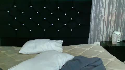 alicee_moonn online show from 14, 4, 2026