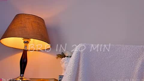 Elle online show from 27, 2, 2025