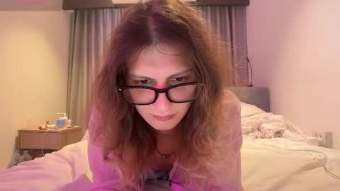 AlicePinkhead online show from 24, 4, 2026