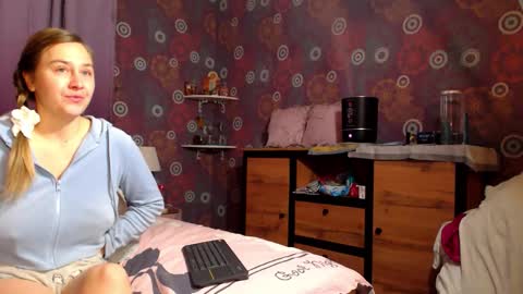 Snapshot of alicewetsquirt chatting on 4, 2, 2026 alicewetsquirt online show from 4, 2, 2026