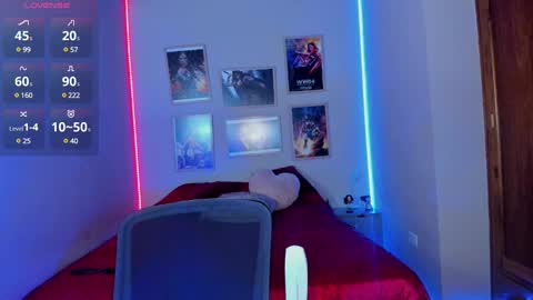 Jennyfer online show from 4, 12, 2024