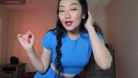 Alicia Hebi online show from 19, 4, 2026