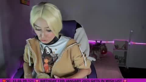 Aiko  Independent Model  online show from 17, 12, 2024