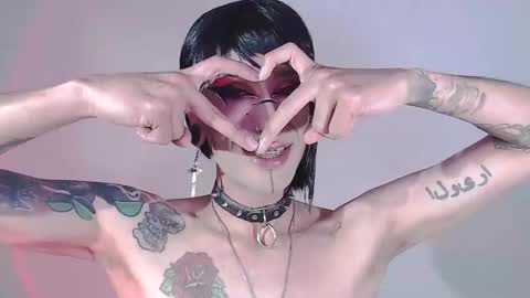 Snapshot of alienexxx chatting on 30, 12, 2024 online show from 30, 12, 2024