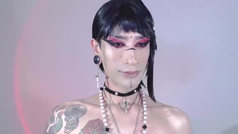 Snapshot of alienexxx chatting on 4, 1, 2025 online show from 4, 1, 2025