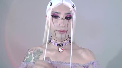 Snapshot of alienexxx chatting on 25, 1, 2025 online show from 25, 1, 2025