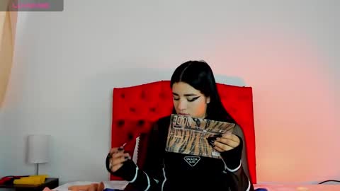 aliice_walker_ online show from 17, 12, 2024