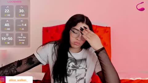 aliice_walker_ online show from 23, 12, 2024