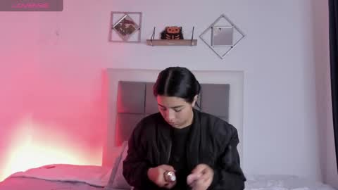 aliice_walker_ online show from 11, 1, 2025