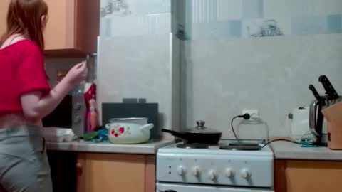 Snapshot of aliiice_stone chatting on 29, 10, 2025 Alice online show from 29, 10, 2025