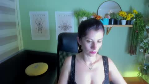 Snapshot of aliiz_01 chatting on 28, 12, 2024 Camii online show from 28, 12, 2024