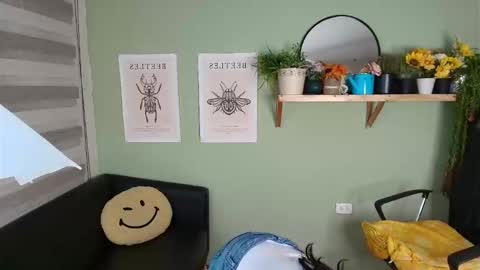 Snapshot of aliiz_01 chatting on 21, 2, 2025 Camii online show from 21, 2, 2025