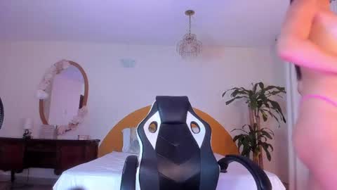 Snapshot of alinasimmons chatting on 3, 6, 2026 AlinaSimmons online show from 3, 6, 2026
