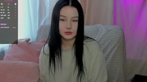 Aline Greeeen online show from 9, 1, 2025