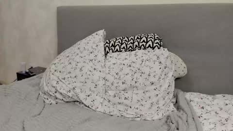 Aline Greeeen online show from 8, 11, 2025